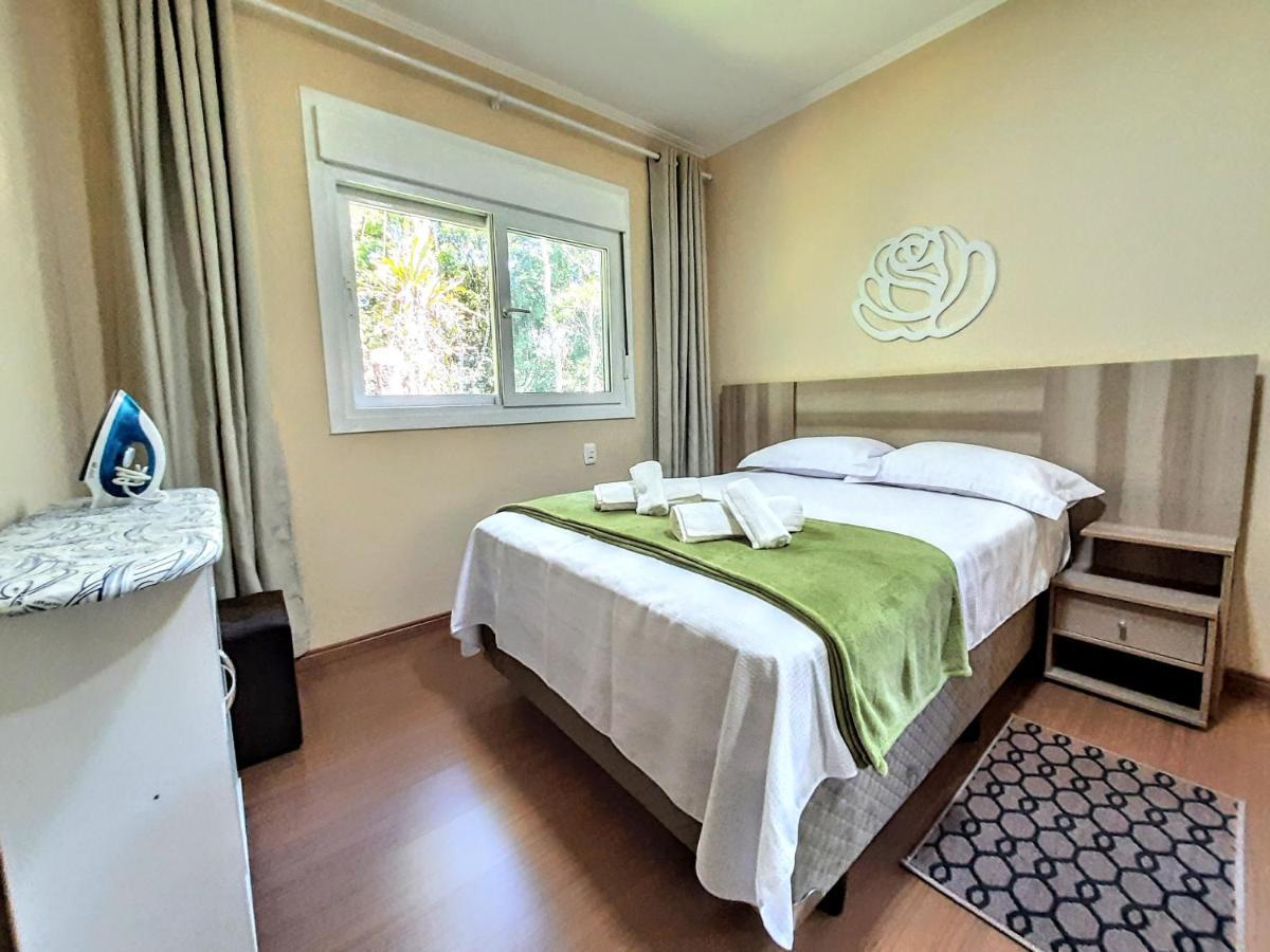 Apartamento Refúgio do Ipê em Gramado - Próximo ao Lago Negro Exterior foto